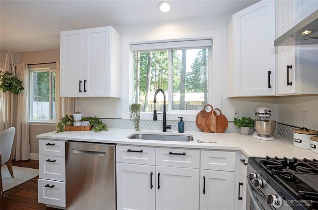 11307 149th Avenue NW, Gig Harbor, WA 98329