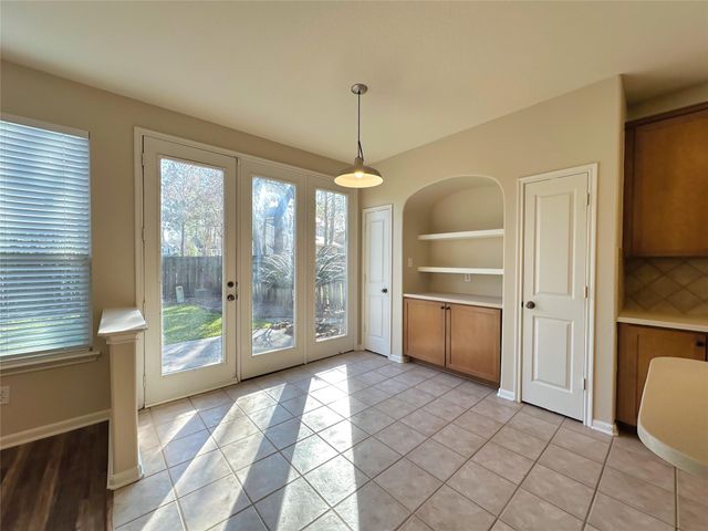 59 N Flickering Sun Circle, The Woodlands, TX 77382