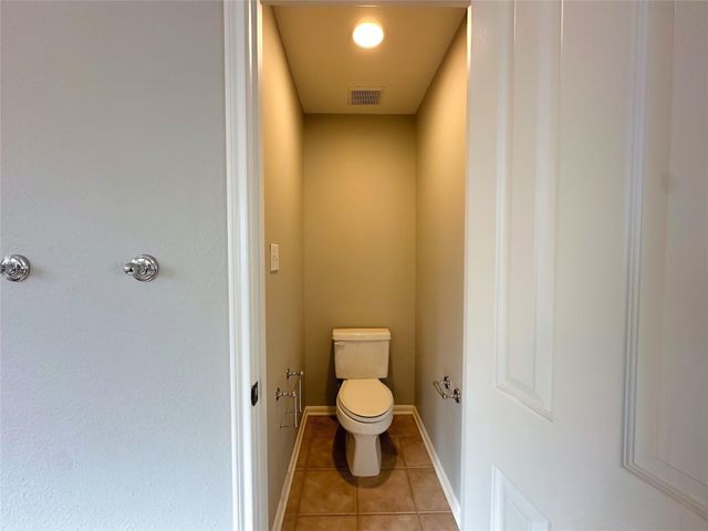 59 N Flickering Sun Circle, The Woodlands, TX 77382
