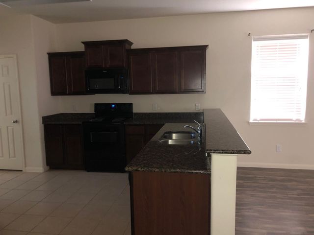 30826 W Lost Creek Boulevard, Magnolia, TX 77355