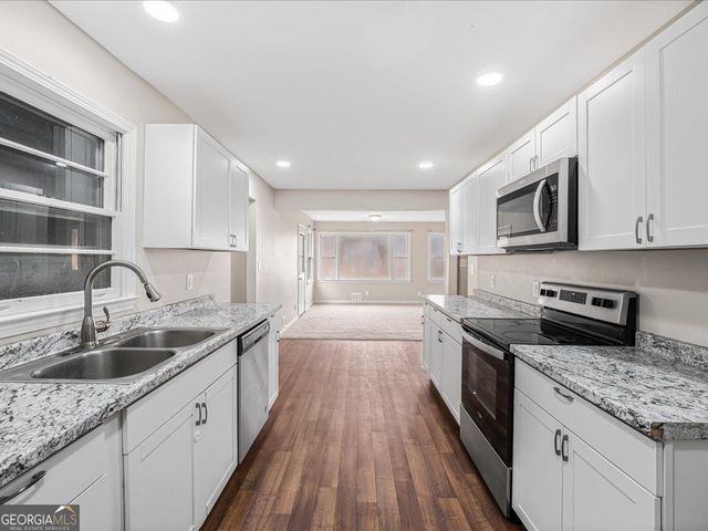 247 Smithstone Path, Fayetteville, GA 30214