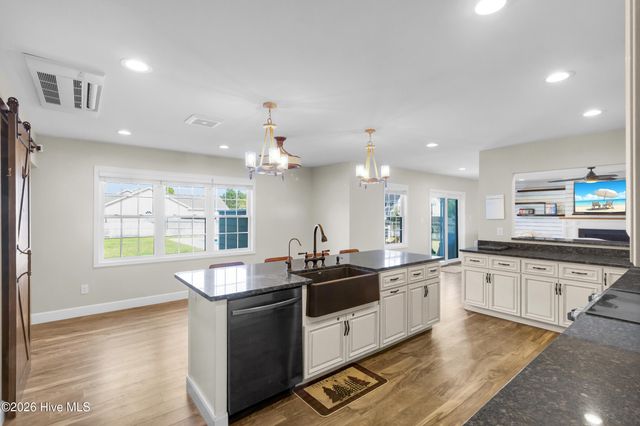 143 Tifton Circle, Cape Carteret, NC 28584