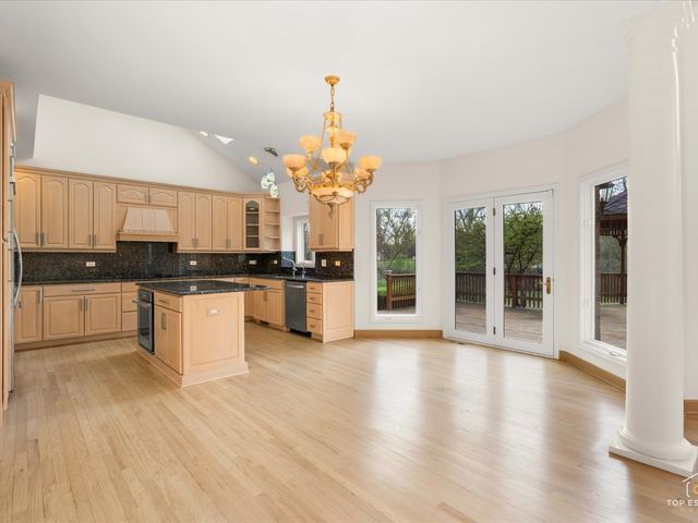 22898 N Foxtail Drive, Kildeer, IL 60047