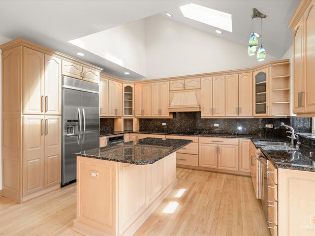 22898 N Foxtail Drive, Kildeer, IL 60047