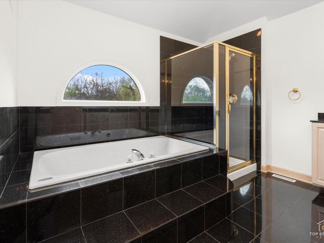 22898 N Foxtail Drive, Kildeer, IL 60047