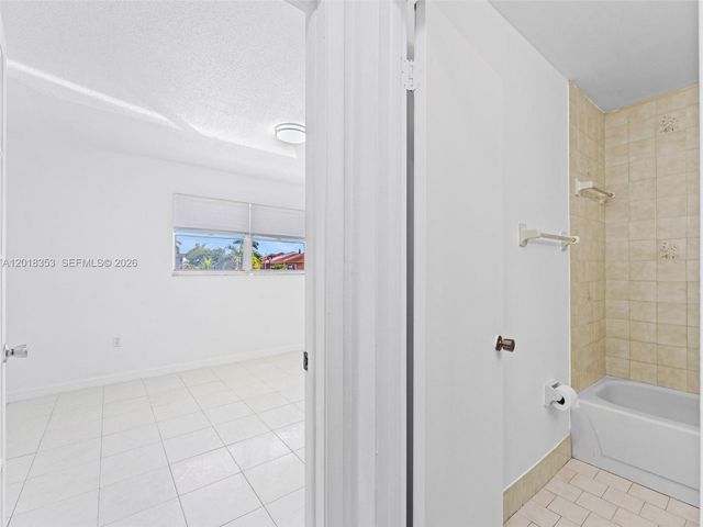 100 SW 110th Ave 142, Sweetwater, FL 33174