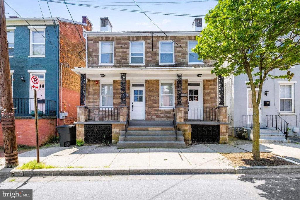 Image 15 of property listing at 118 W ALL SAINTS ST, Frederick, MD 21701