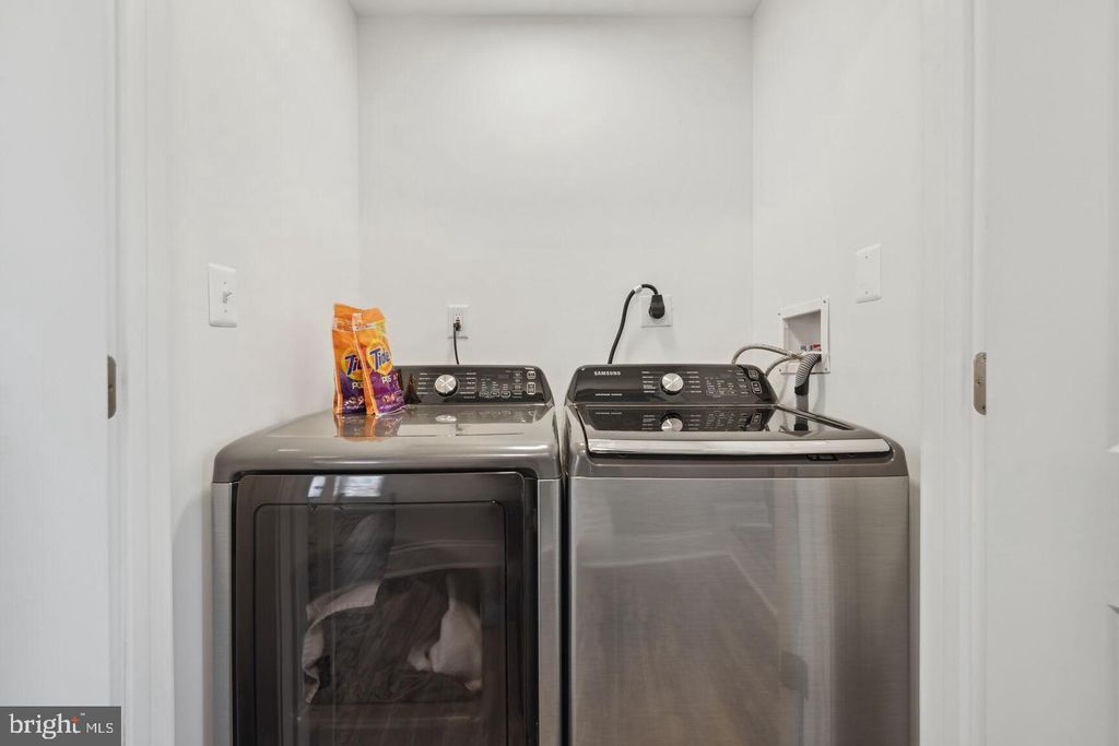 Image 16 of property listing at 118 W ALL SAINTS ST, Frederick, MD 21701