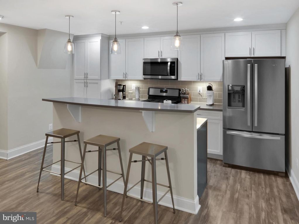 Image 6 of property listing at 118 W ALL SAINTS ST, Frederick, MD 21701