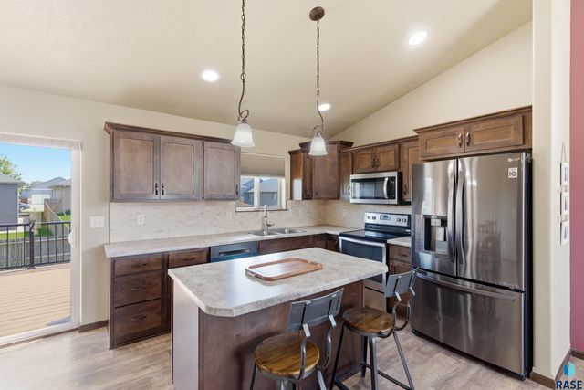 4217 W 90th St Street, Sioux Falls, SD 57108
