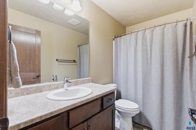 4217 W 90th St Street, Sioux Falls, SD 57108