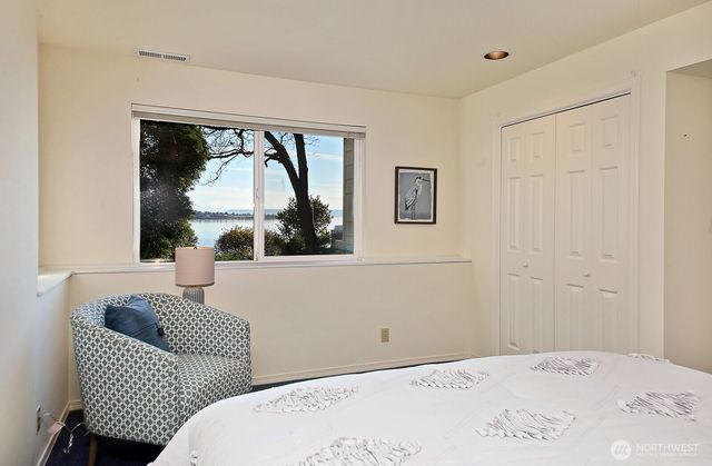 2820 SW Scenic Heights Street, Oak Harbor, WA 98277