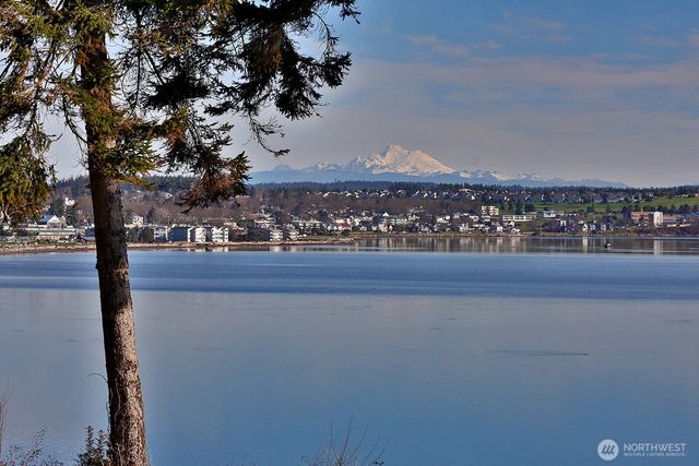 2820 SW Scenic Heights Street, Oak Harbor, WA 98277