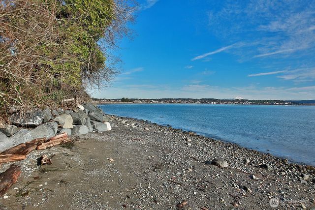 2820 SW Scenic Heights Street, Oak Harbor, WA 98277