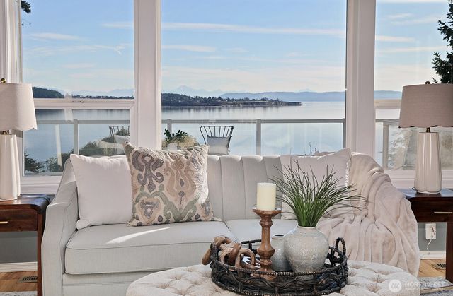 2820 SW Scenic Heights Street, Oak Harbor, WA 98277