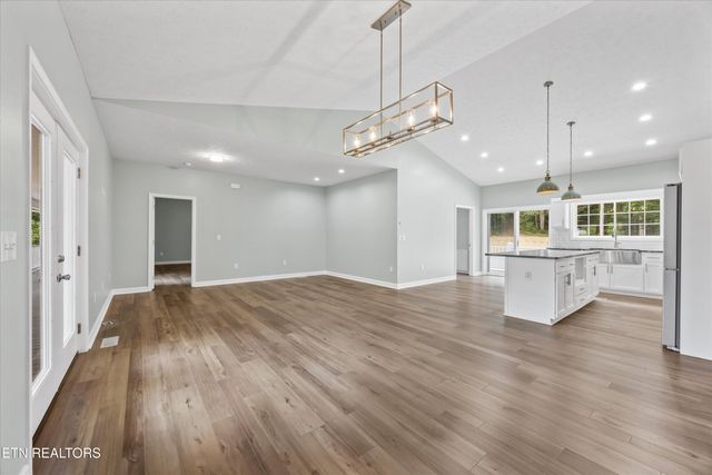 201 Flat Rock Way, Del Rio, TN 37727