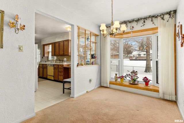 1515 W SUNNYVIEW Drive, Peoria, IL 61614