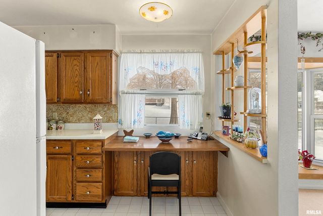 1515 W SUNNYVIEW Drive, Peoria, IL 61614