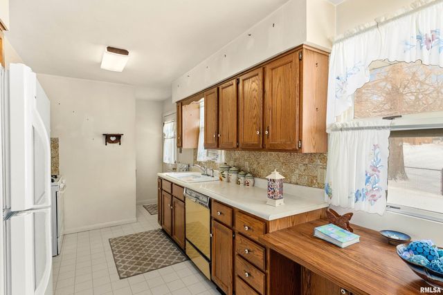 1515 W SUNNYVIEW Drive, Peoria, IL 61614