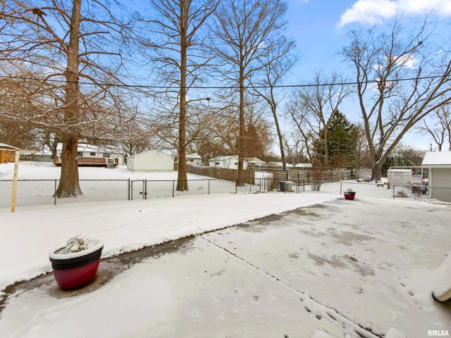 1515 W SUNNYVIEW Drive, Peoria, IL 61614