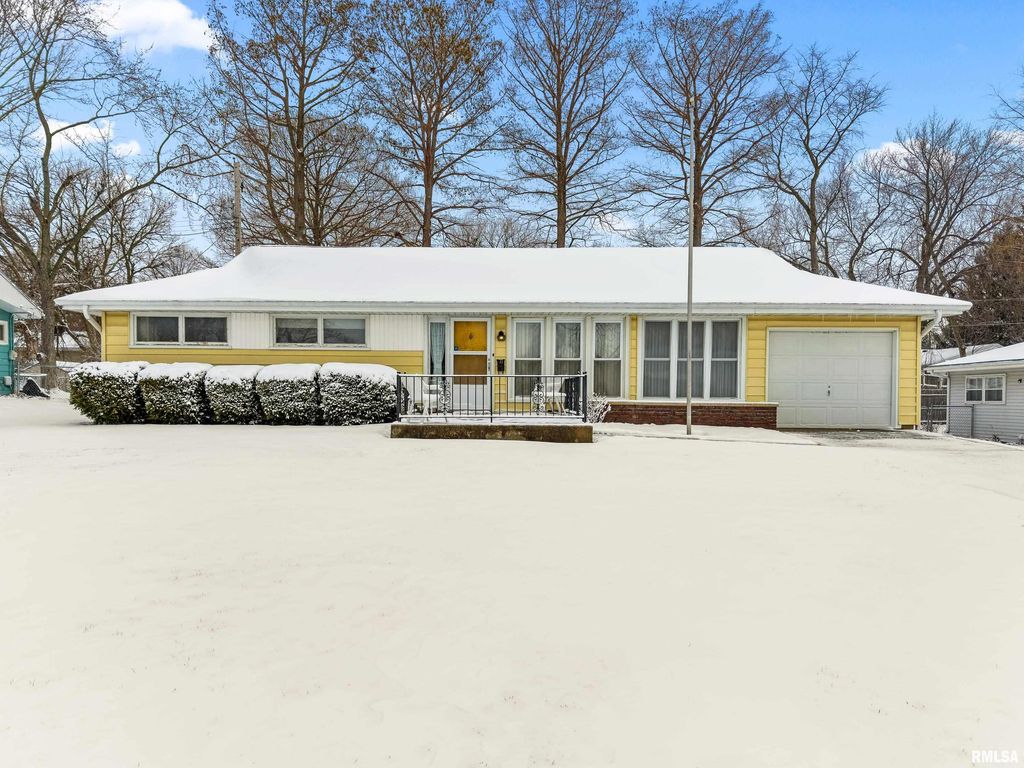 1515 W SUNNYVIEW Drive, Peoria, IL 61614