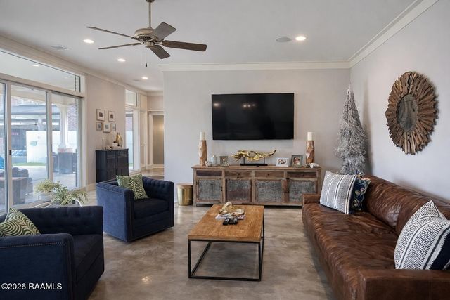 108 Red Robin Trail, Lafayette, LA 70508