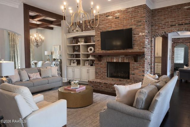 108 Red Robin Trail, Lafayette, LA 70508