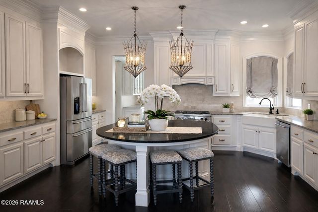 108 Red Robin Trail, Lafayette, LA 70508