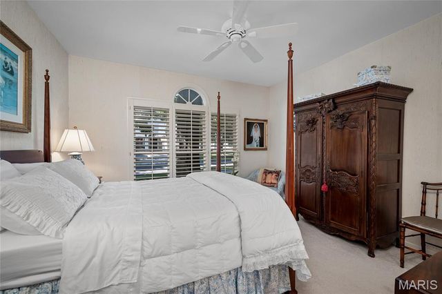 15339 Oaktree Estates Drive, Chesterfield, MO 63017