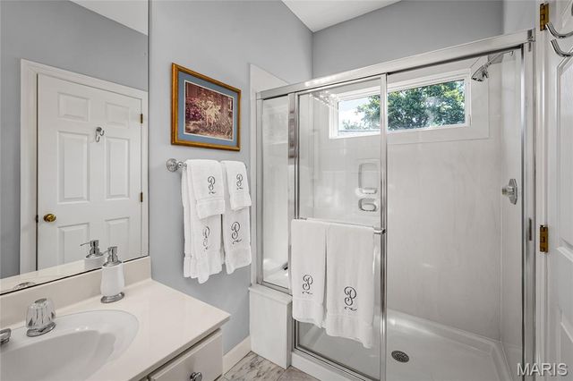 15339 Oaktree Estates Drive, Chesterfield, MO 63017