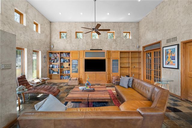 102 Canyon CIR W, Austin, TX 78746