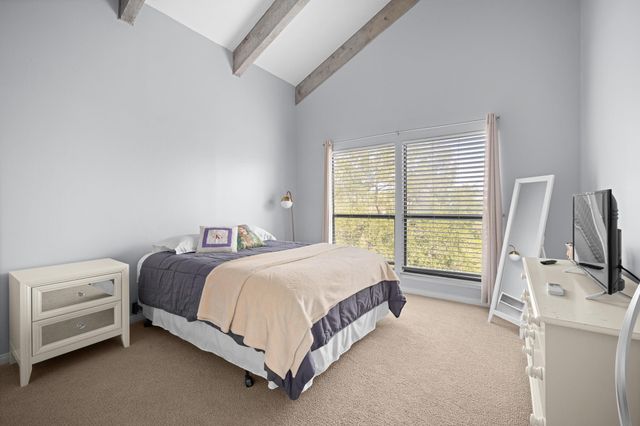 102 Canyon CIR W, Austin, TX 78746