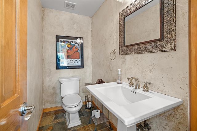 102 Canyon CIR W, Austin, TX 78746