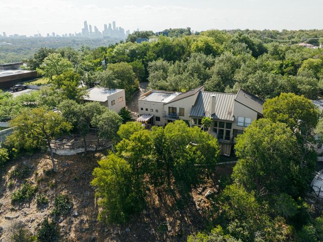 102 Canyon CIR W, Austin, TX 78746