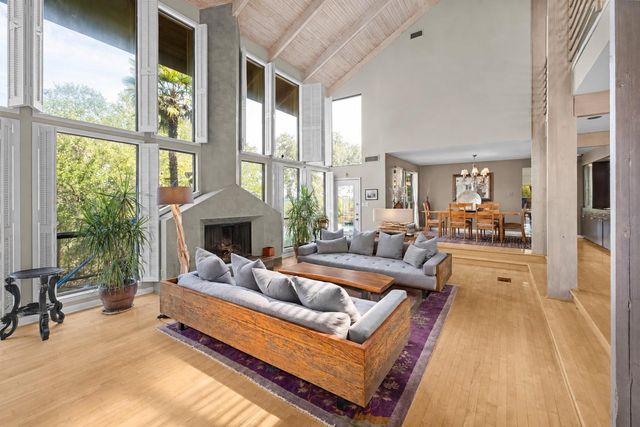 102 Canyon CIR W, Austin, TX 78746