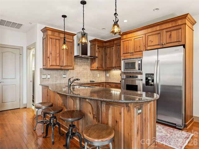 4 Chimney Crest Drive F, Asheville, NC 28806