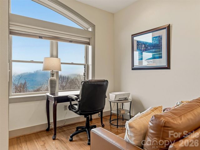 4 Chimney Crest Drive F, Asheville, NC 28806