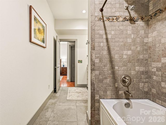 4 Chimney Crest Drive F, Asheville, NC 28806