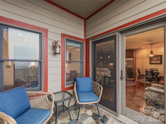 4 Chimney Crest Drive F, Asheville, NC 28806