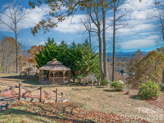 4 Chimney Crest Drive F, Asheville, NC 28806
