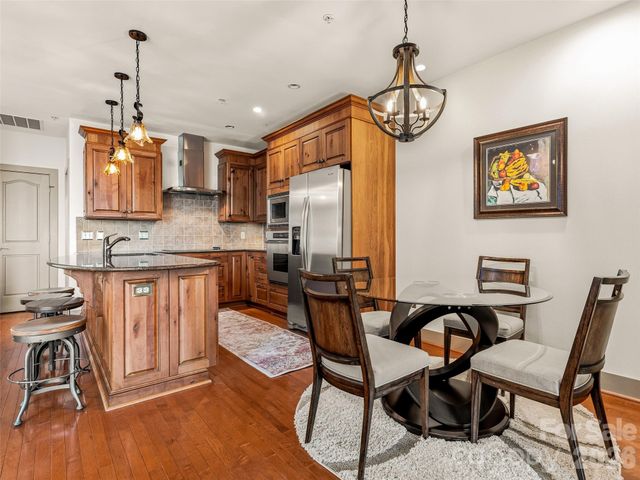 4 Chimney Crest Drive F, Asheville, NC 28806