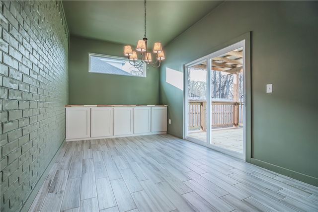 350 W Kinniburgh Drive, Farmington, AR 72730
