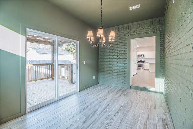 350 W Kinniburgh Drive, Farmington, AR 72730