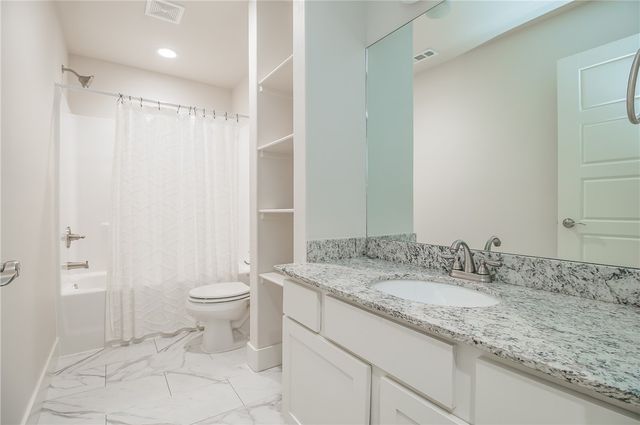 350 W Kinniburgh Drive, Farmington, AR 72730