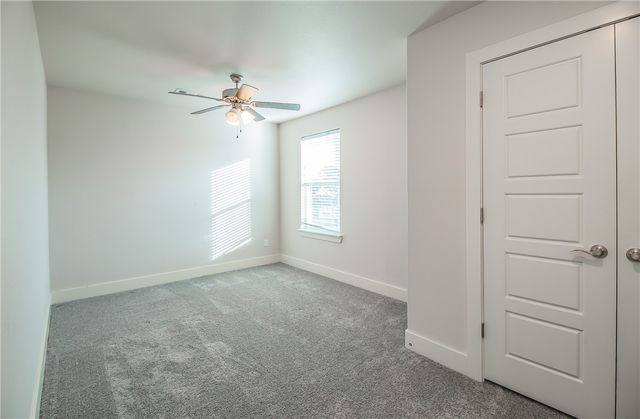 350 W Kinniburgh Drive, Farmington, AR 72730