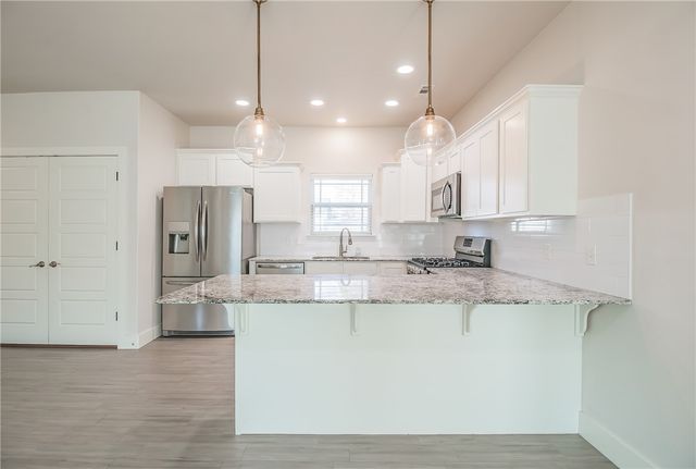 350 W Kinniburgh Drive, Farmington, AR 72730