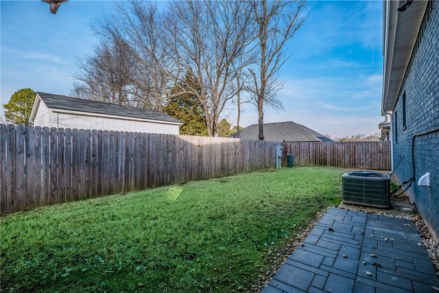 350 W Kinniburgh Drive, Farmington, AR 72730