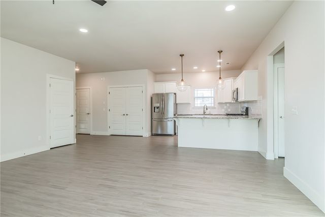 350 W Kinniburgh Drive, Farmington, AR 72730