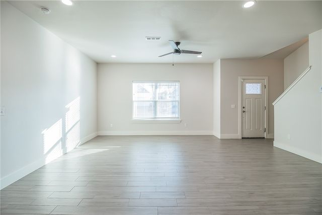 350 W Kinniburgh Drive, Farmington, AR 72730