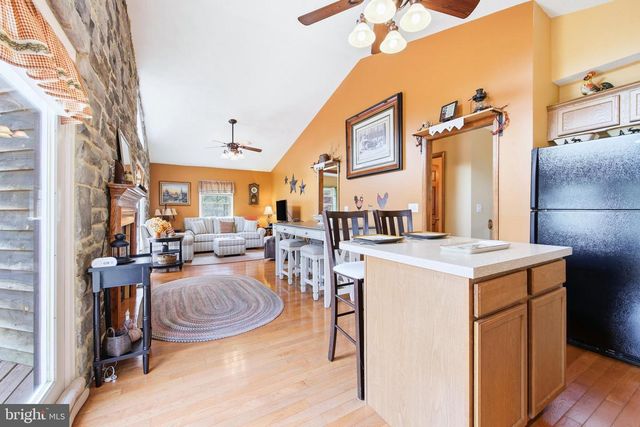 262 HOGAN DR, Basye, VA 22810